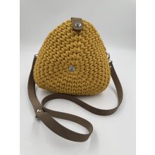 HÁROMSZÖG VÁLLTÁSKA - OKKERSÁRGA