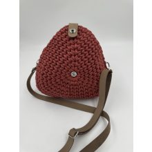 HÁROMSZÖG VÁLLTÁSKA - ROZSDA