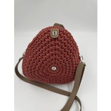 HÁROMSZÖG VÁLLTÁSKA - ROZSDA