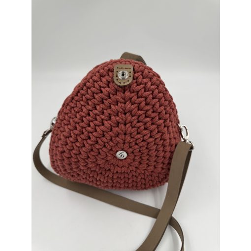 HÁROMSZÖG VÁLLTÁSKA - ROZSDA