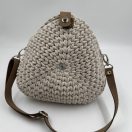 HÁROMSZÖG VÁLLTÁSKA